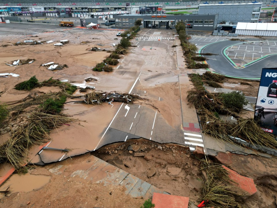 a flooded area with a sign that says ng on it