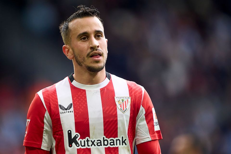 Alex Berenguer of Athletic Club reacts during a soccer match.