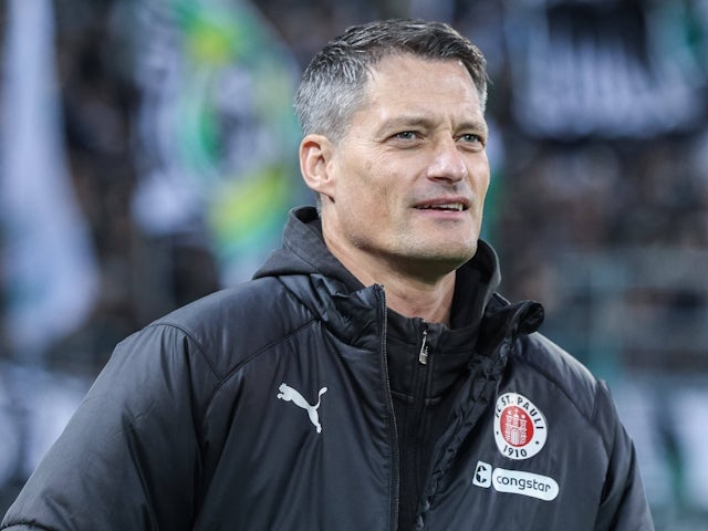 St Pauli manager Alexander Blessin on November 24, 2024