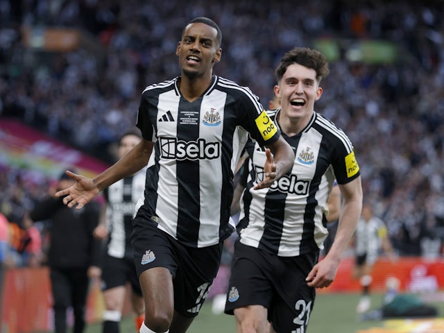 Alexander Isak celebrates scoring for Newcastle United on March 16, 2025