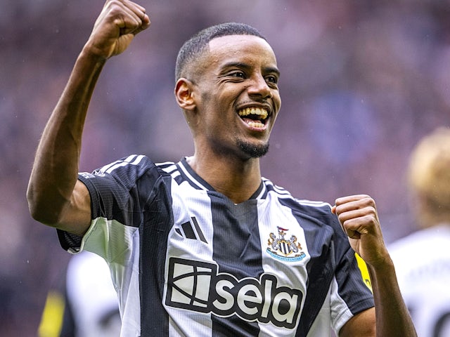 Newcastle United's Alexander Isak celebrates on February 23, 2025.