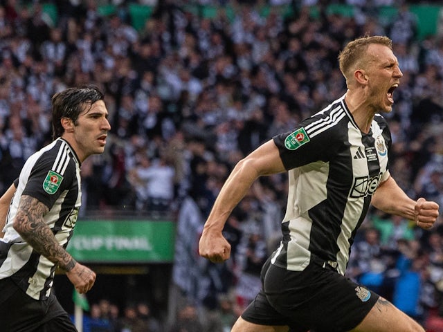 Dan Burn celebrates scoring for Newcastle in the EFL Cup final on March 16, 2025