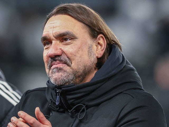 Manager of Leeds United Daniel Farke applauds fans after his side's Championship match against Derby County, on December 29, 2024