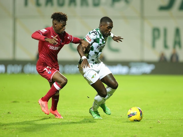 Felix Correia of Gil Vicente in action against Moreirense on November 8, 2024