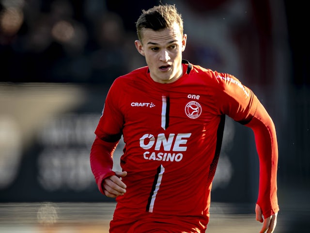 Kornelius Hansen in action for Almere City on February 2, 2025