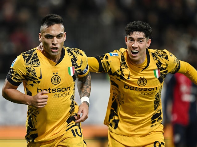 Inter Milan's Lautaro Martinez and Alessandro Bastoni celebrate on December 28, 2024