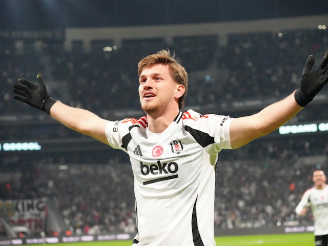 Besiktas' Semih Kilicsoy celebrates on November 24, 2024