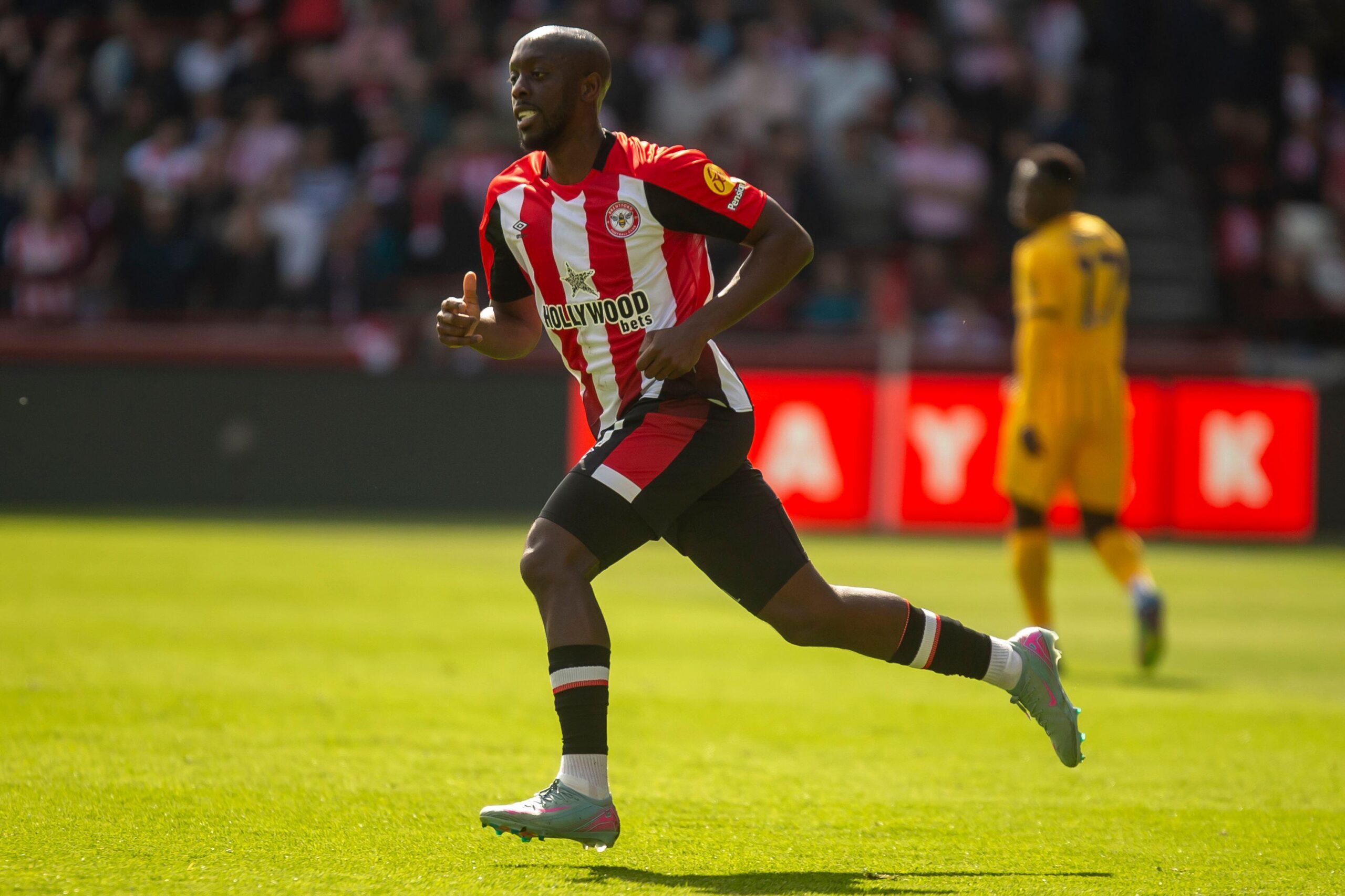 Yoane Wissa playing for Brentford against Brighton, April 2025.