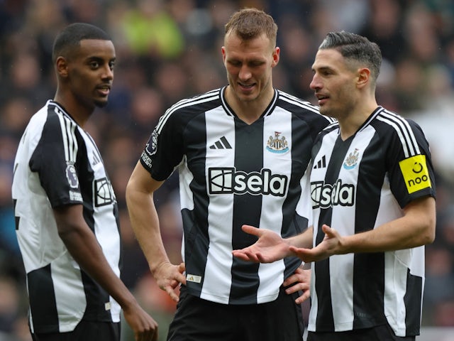 Newcastle United's Alexander Isak, Dan Burn and Fabian Schar on February 23, 2025