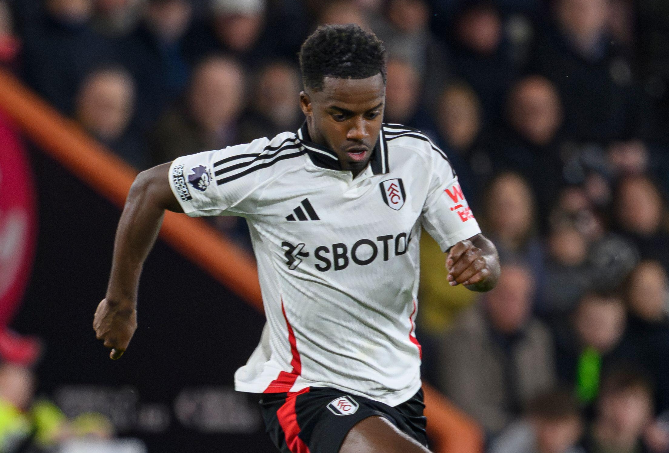 Ryan Sessegnon playing for Fulham against Bournemouth, April 2025.