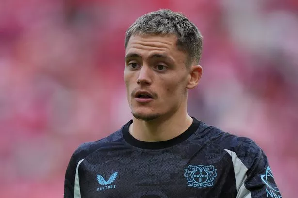 Florian Wirtz looks on during Bayer Leverkusen's game against Mainz