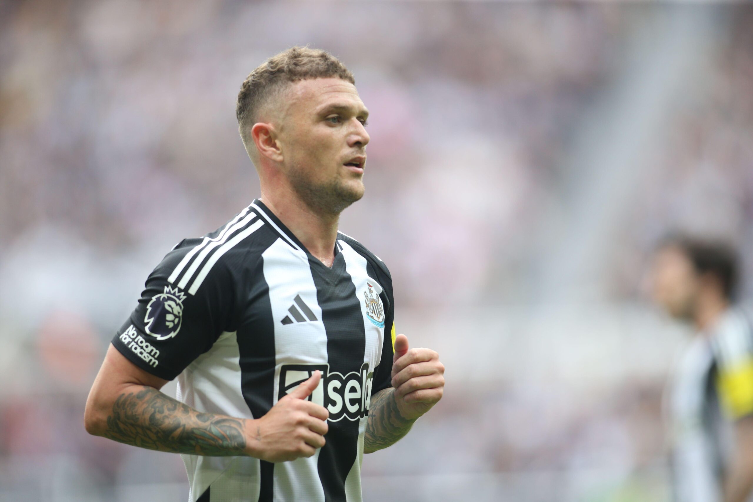 Kieran Trippier playing for Newcastle United against Ipswich Town, April 2025.