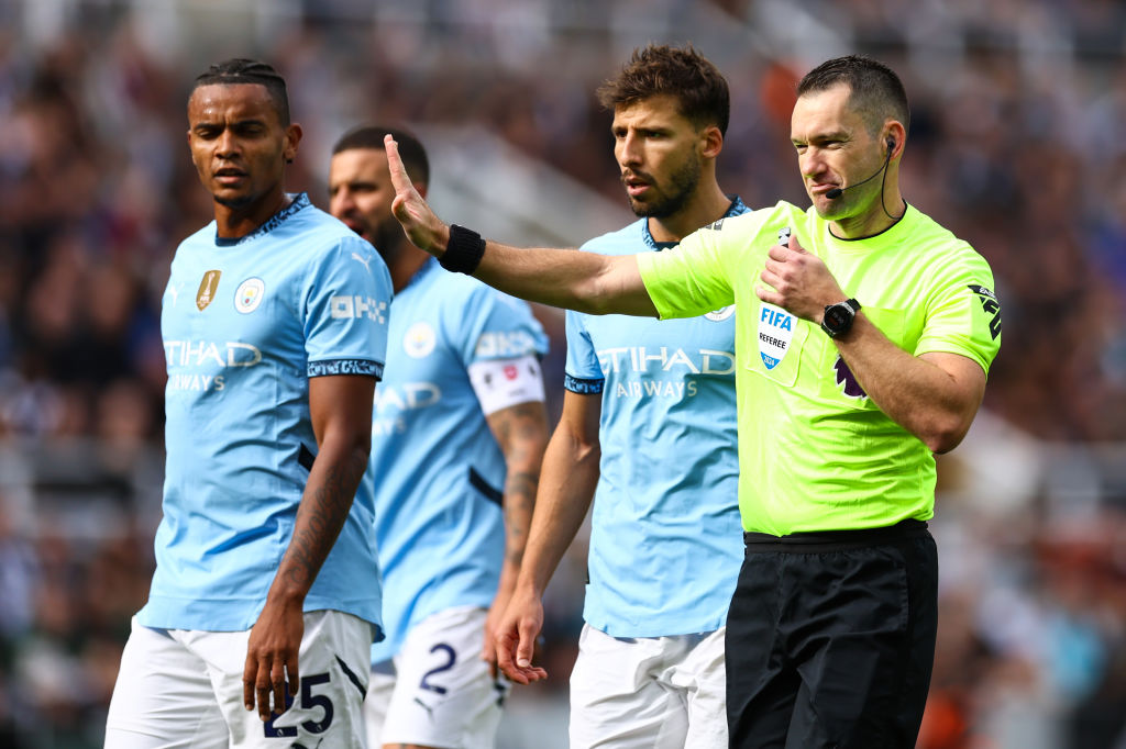 NEWCASTLE UPON TYNE, ENGLAND - SEPTEMBER 28: Match referee Jarred Gillett during the Premier League match between Newcastle United FC and Manchester City FC at St James' Park on September 28, 2024 in Newcastle upon Tyne, England. (Photo by Jacques Feeney/Offside/Offside via Getty Images)