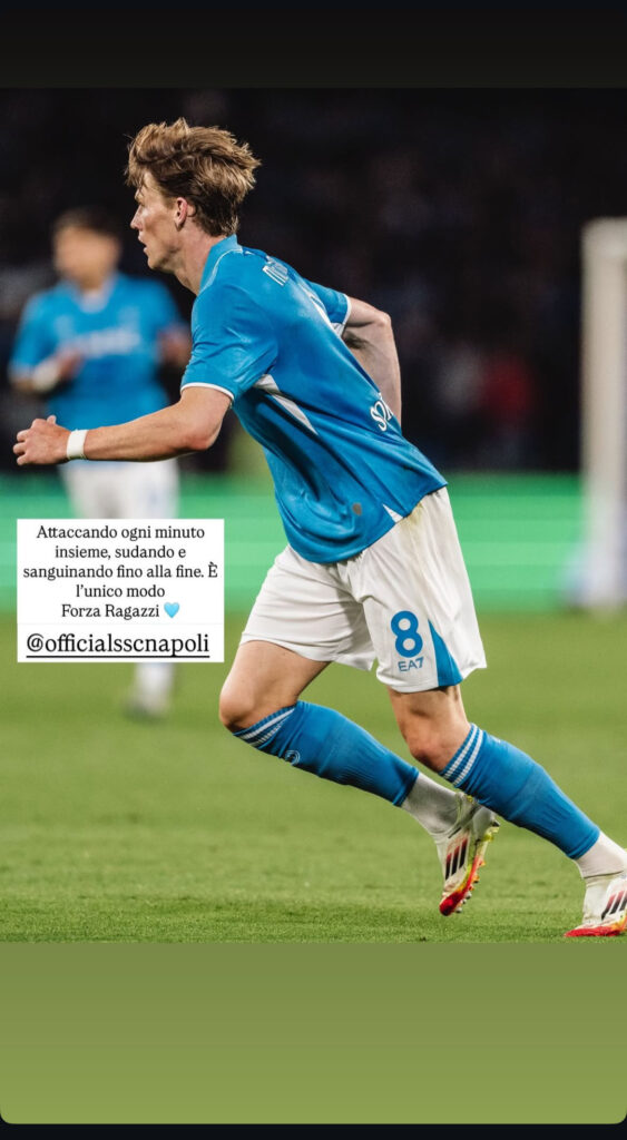Scott McTominay runs whilst posting a message written in Italian