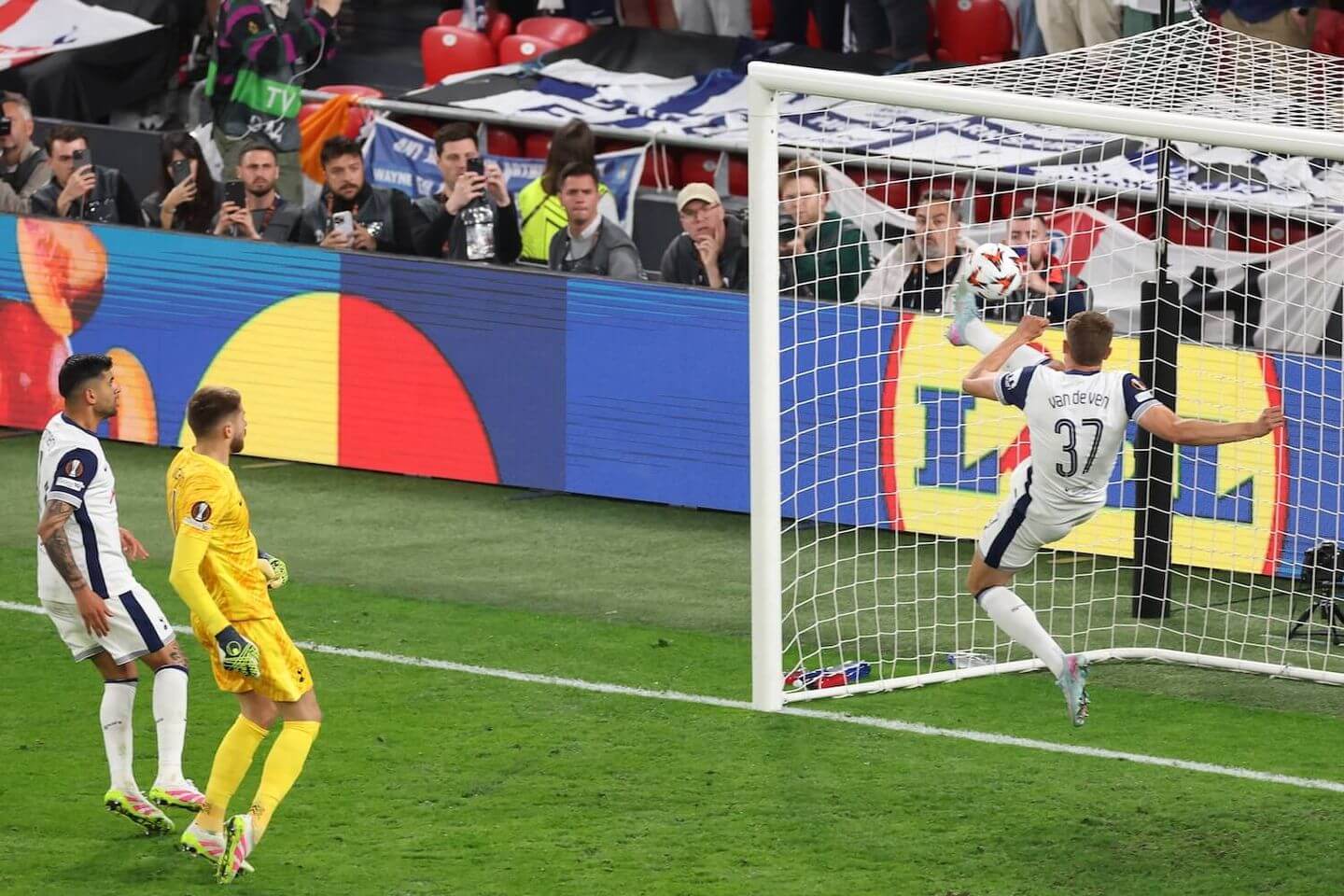 Key moments: Van de Ven clears off the line