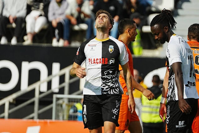 Dario Poveda of SC Farense on May 12, 2025