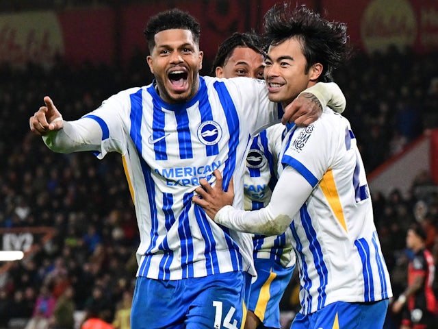 Brighton & Hove Albion's Georginio Rutter and Kaoru Mitoma celebrate on November 23, 2024