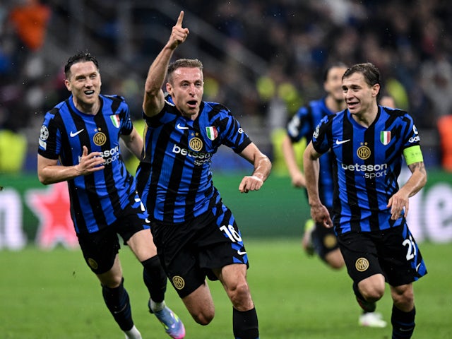 Inter Milan's Davide Frattesi, Piotr Zielinski and Nicolo Barella celebrate on May 6, 2025