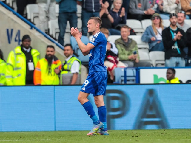 Leicester City's Jamie Vardy applauds fans on May 3, 2025