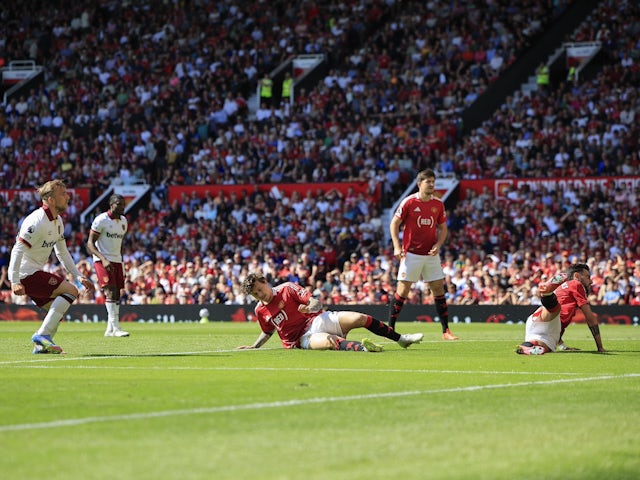 Manchester United players fail to stop Jarrod Bowen making it 2-0 to West Ham United on May 11, 2025