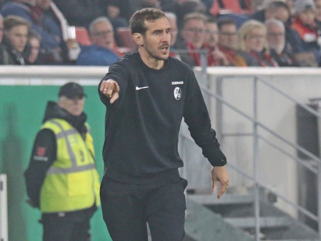 Freiburg manager Julian Schuster during his side's match against Hamburger SV, on October 30, 2024