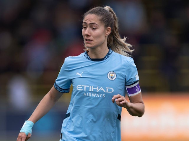 Manchester City Women's Laia Aleixandri in action on April 13, 2025