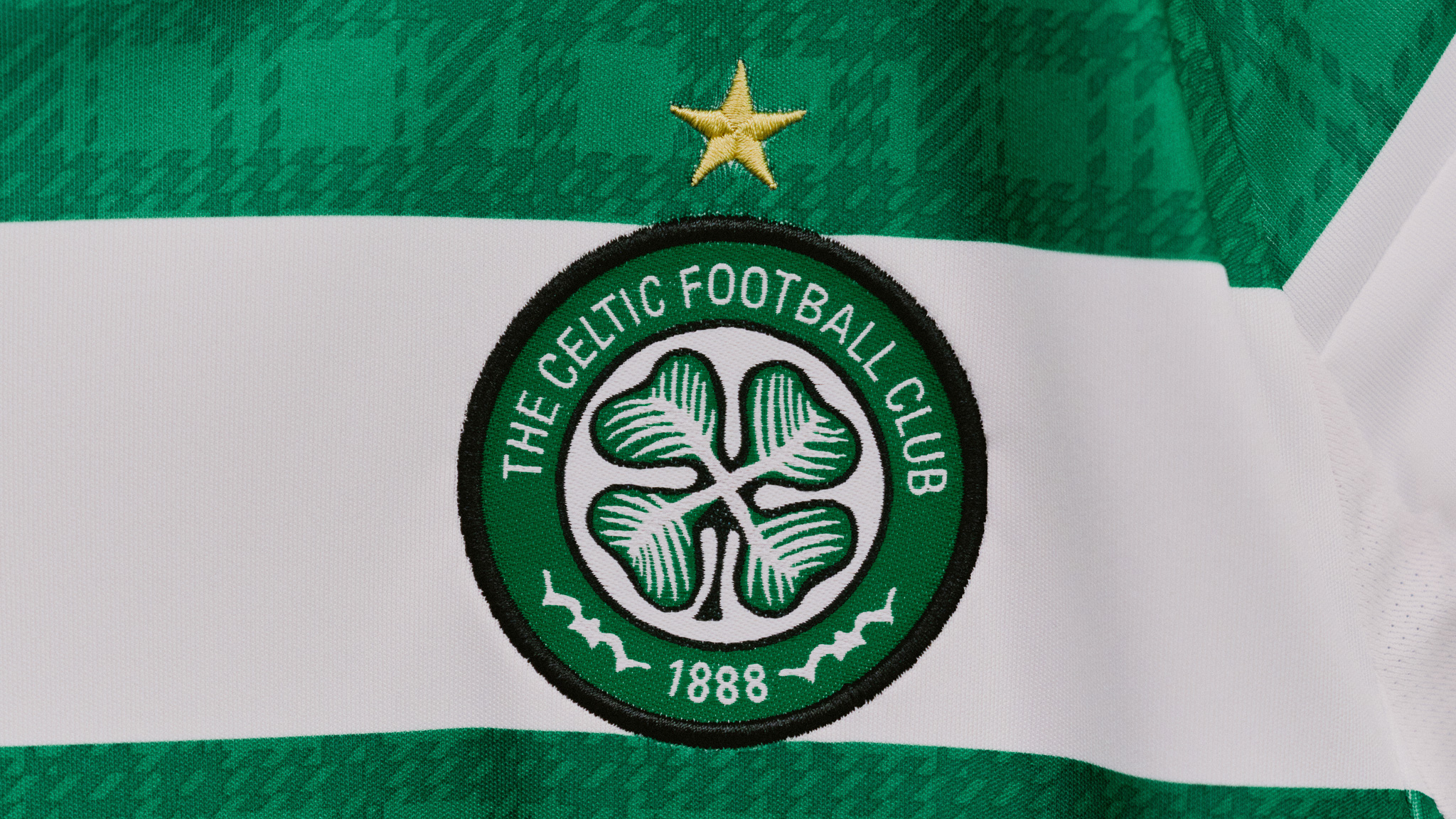 The 2025/26 Celtic FC home shirt