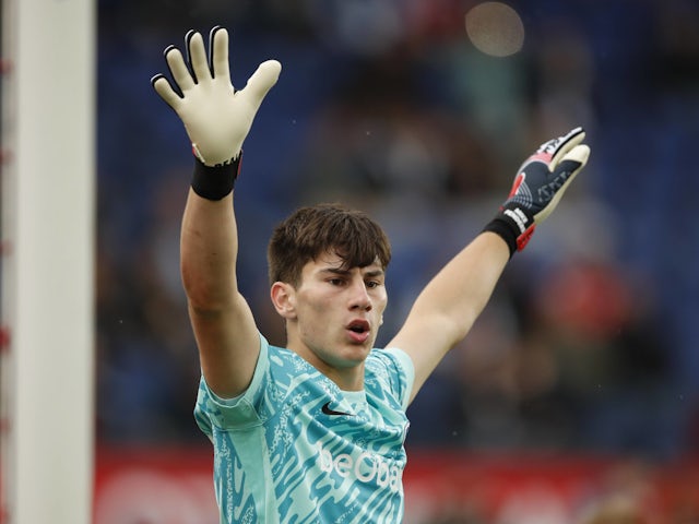 Genk goalkeeper Mike Penders in action in July 2024.