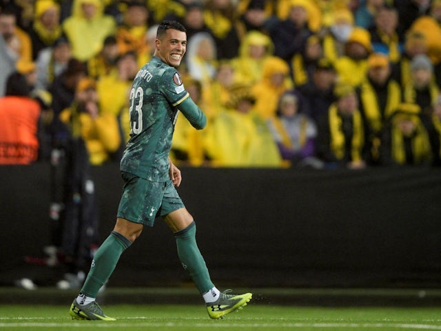 Pedro Porro of Tottenham Hotspur celebrates after scoring against Bodo/Glimt, on May 8, 2025