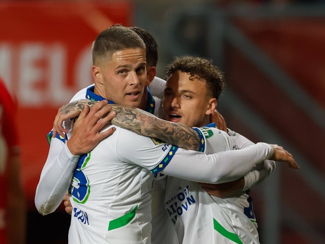 Luuk de Jong of PSV on April 28, 2025