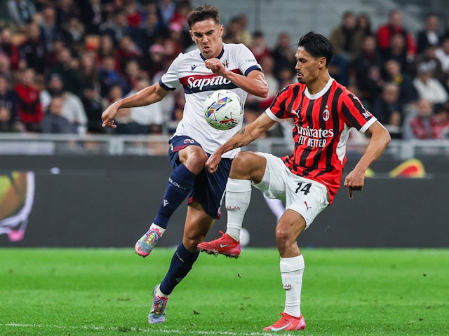 Tijjani Reijnders (AC Milan) and Nikola Moro (Bologna) on May 10, 2025