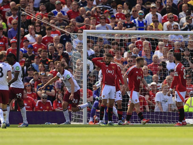 Tomas Soucek celebrates making it 1-0 to West Ham United on May 11, 2025
