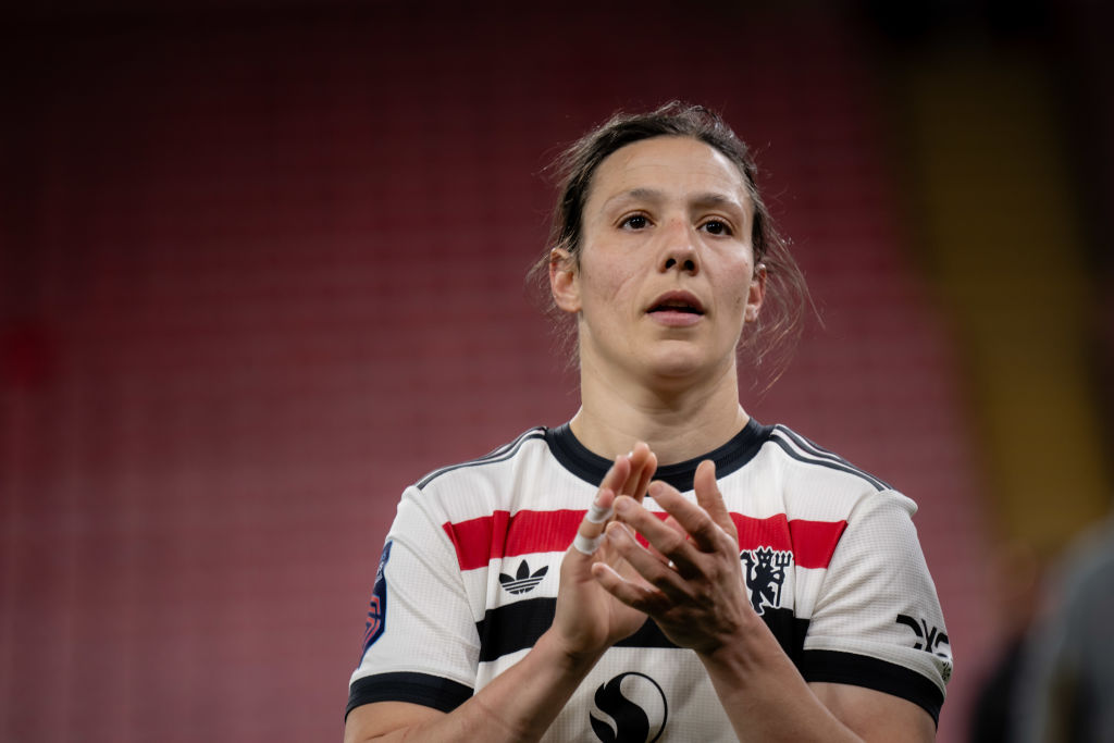 Rachel Williams clapping fans