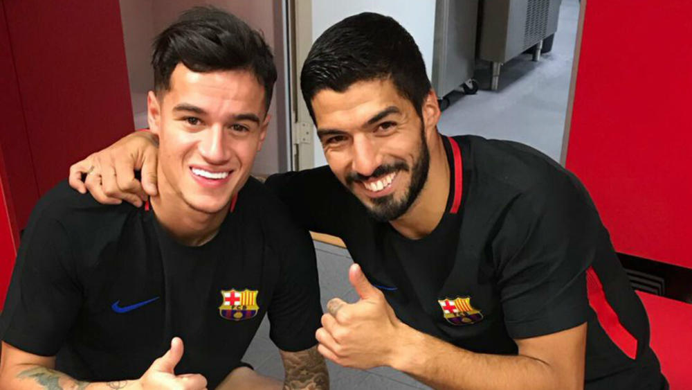 Philippe Coutinho and Luis Suarez in the Barcelona dressing room