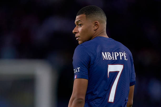 Kylian Mbappé soccer players who wear number 7 jersey
