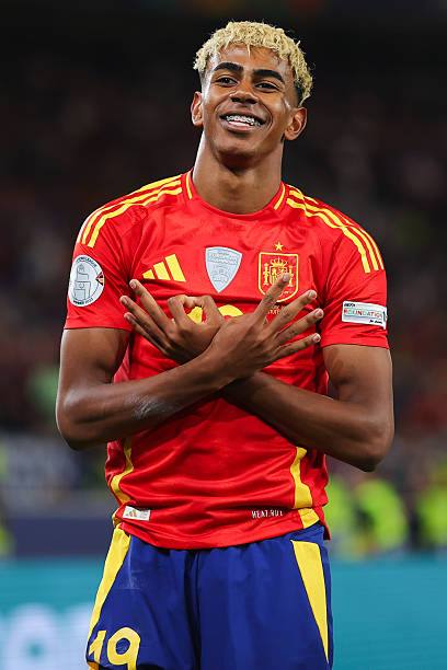Lamine Yamal STUTTGART, GERMANY - JUNE 05: Lamine Yamal of Spain celebrates after scoring their side's fifth goal during the UEFA Nations League 2025 semifinal match between Spain and France at Stuttgart Arena on June 05, 2025 in Stuttgart, Germany. Footballers with the most aura